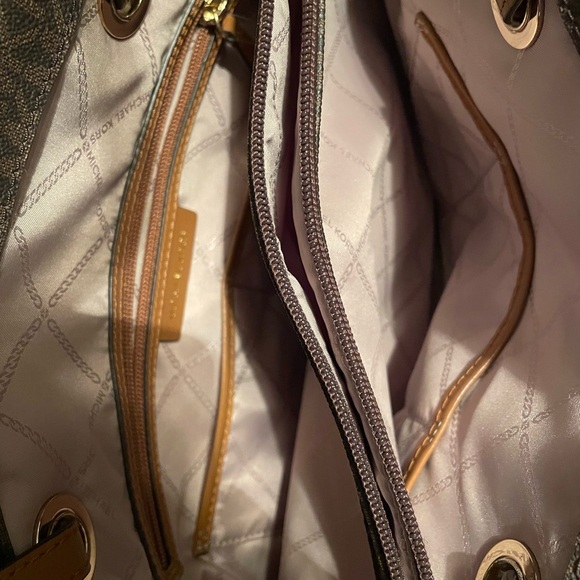 Michael Kors Jet Set Travel bag - Picture 6 of 6